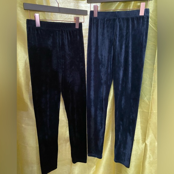 gray and black velvet leggings comes as a pair. - Picture 2 of 5